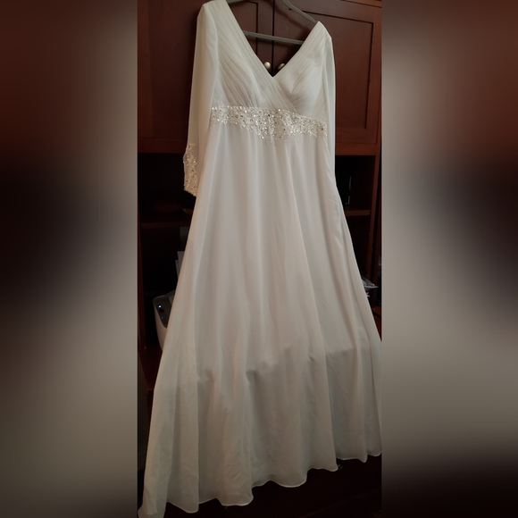NWT JJ'S HOUSE Wedding dress size 12 - Picture 4 of 15